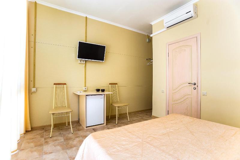 Deluxe Double Room image 3