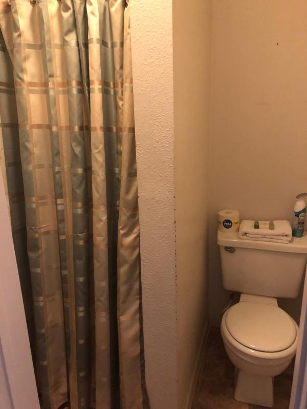 Queen Room image 2
