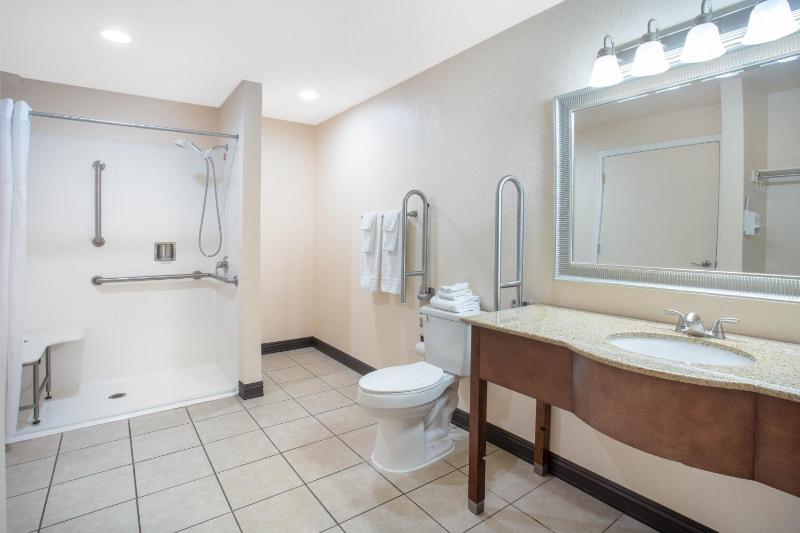 King Room with Roll-in Shower - Mobility Access/Non-Smoking image 2