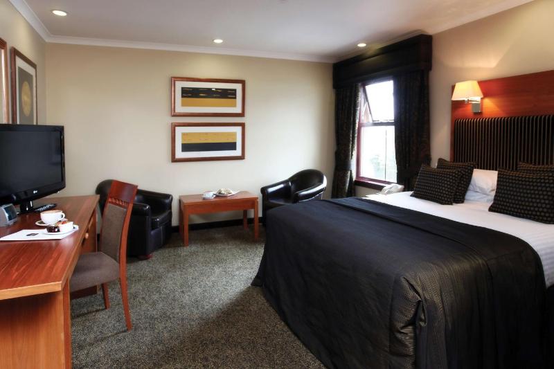 Executive Double Room image 4