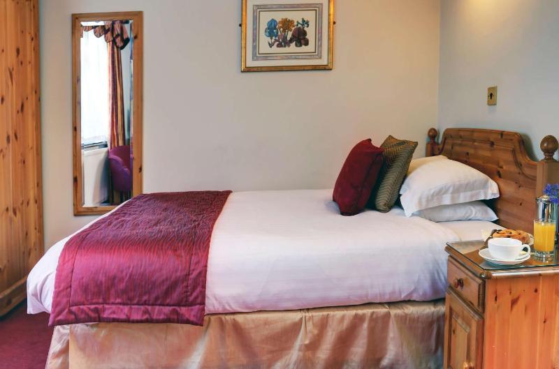 Small Double Room image 2