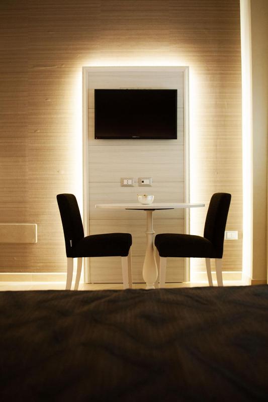 Superior Quadruple Room image 2