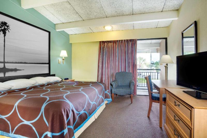 King Room - Non-Smoking image 4