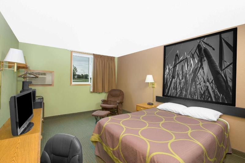 Queen Room - Non-Smoking image 2