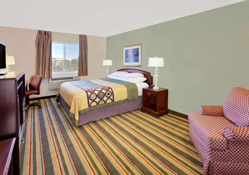 Standard King Room - Non-Smoking  image 3