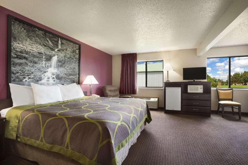King Room - Non-Smoking image 4
