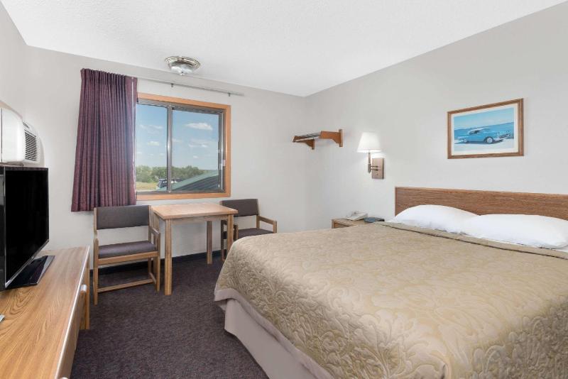 King Room - Non-Smoking image 1