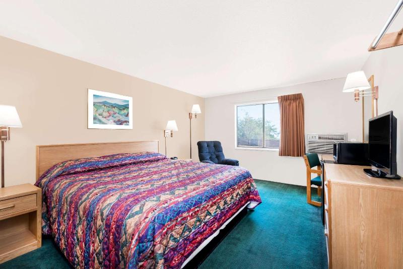 King Room - Non-Smoking image 1