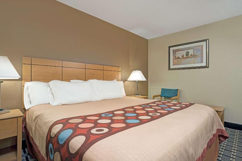 King Room - Non-Smoking image 2