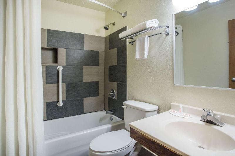 Deluxe Double Room with Two Double Beds - Non-Smoking (Third Floor Only) image 3