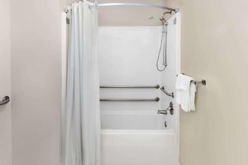 King Room - Mobility Access/Non-Smoking image 2