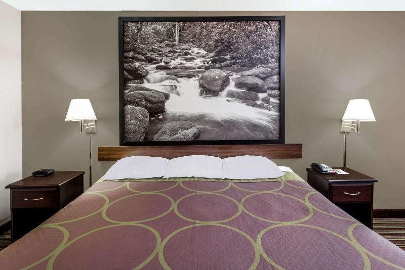 King Room - Non-Smoking image 3
