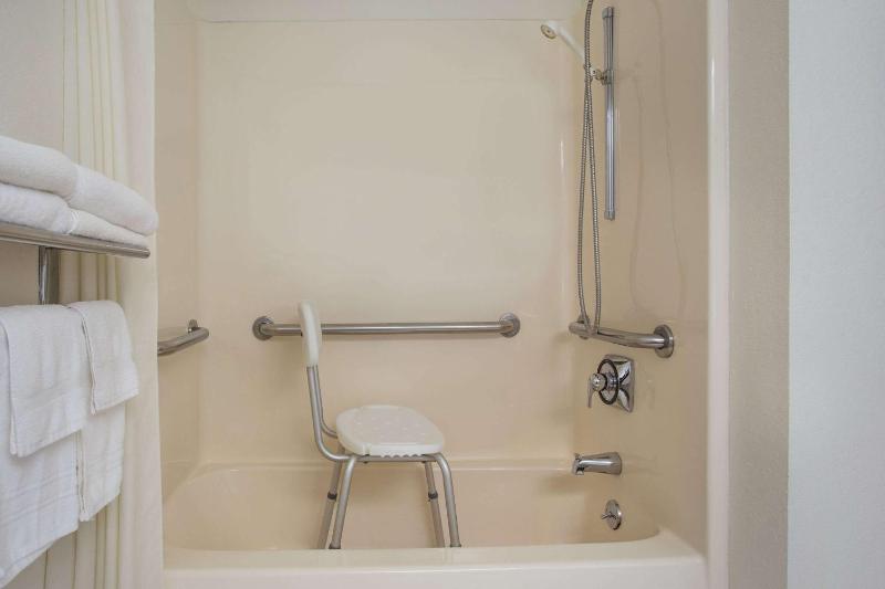 King Room - Disability Access/Non-Smoking image 2
