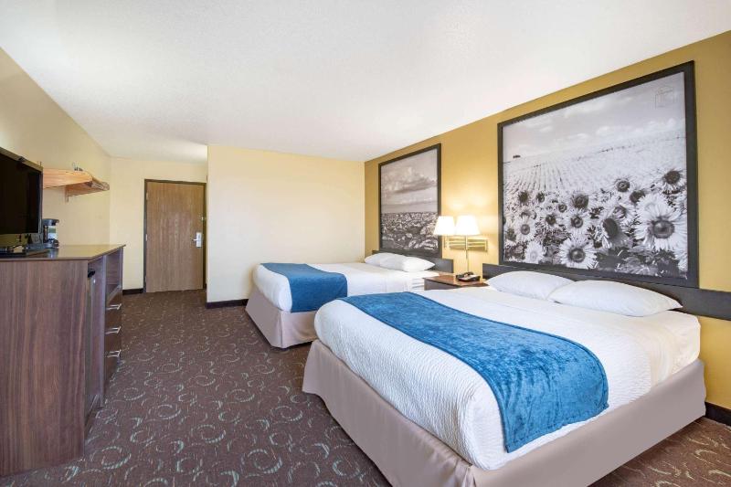 Double Room with Two Double Beds - Non-Smoking image 1