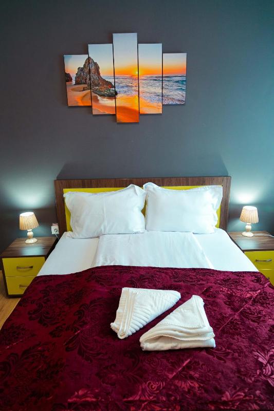 Small Double Room image 2