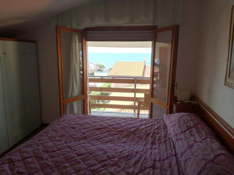Quadruple Room with Balcony image 4