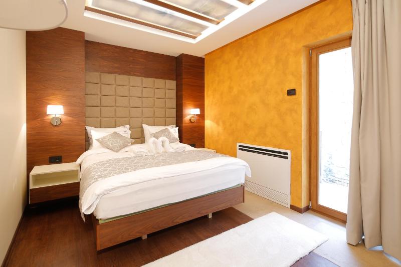 Superior Apartment image 3