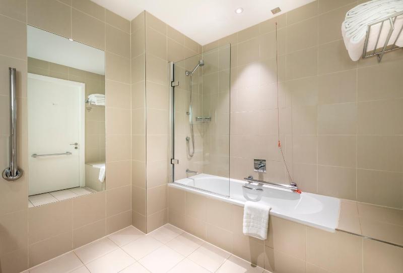 Deluxe Double Room image 3
