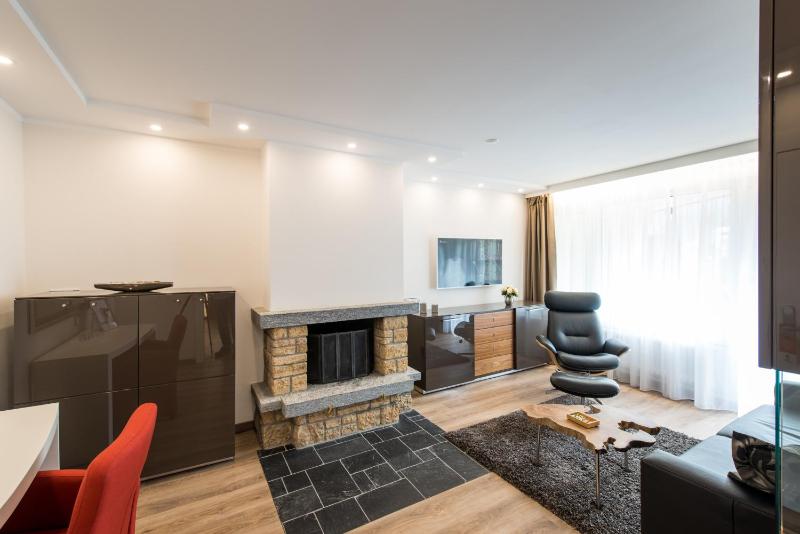 Family Suite with Balcony image 2