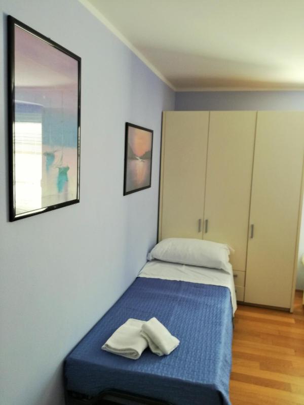 One-Bedroom Apartment image 4