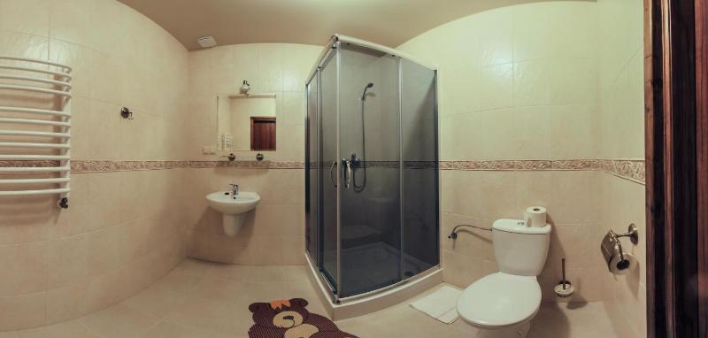 Twin Room with Private Bathroom image 2