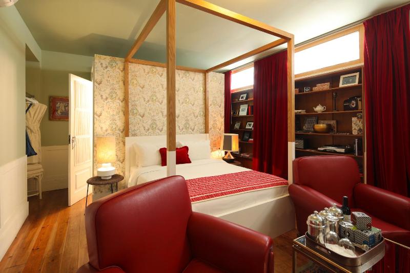 Budget Double Room - Basement image 1