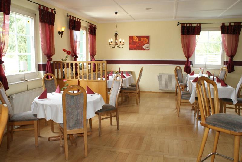 Kastanienhof Hotel garni - image 34