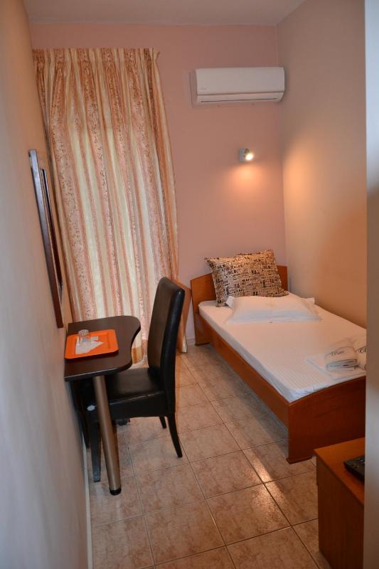 Budget Single Room image 3