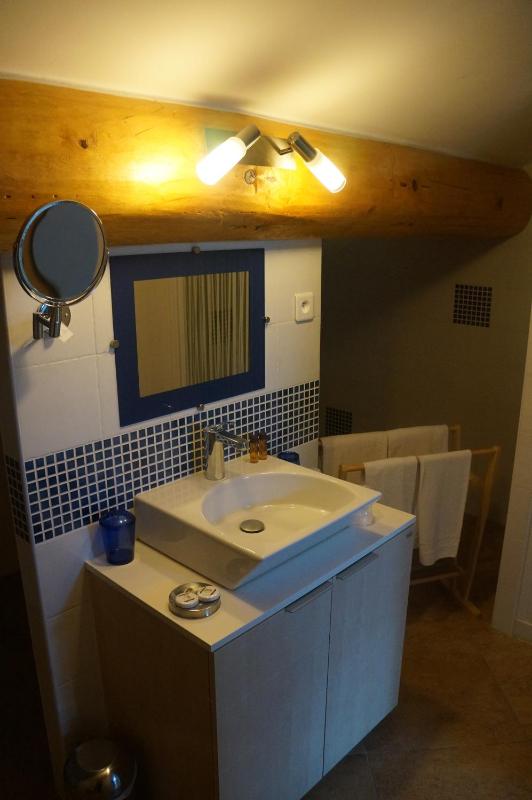 Standard Double Room - Attic image 4