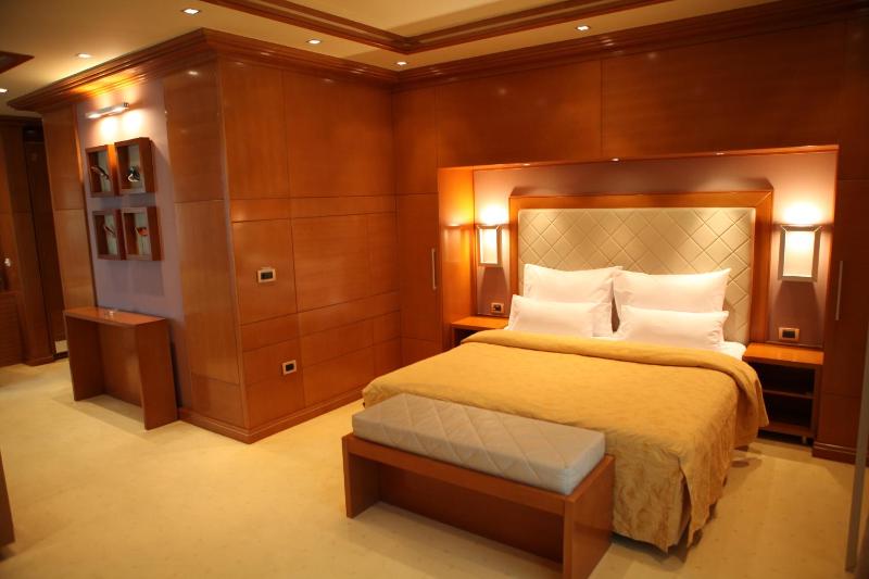 Superior Room with balcony image 1