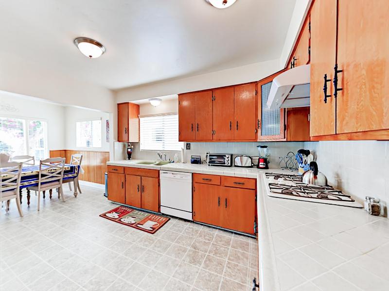 Three-Bedroom House image 2