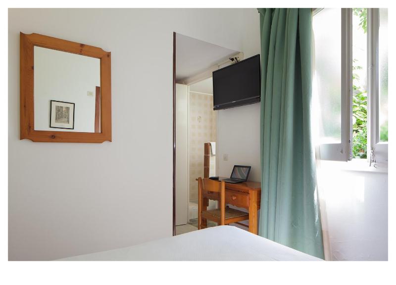 Single Room image 2