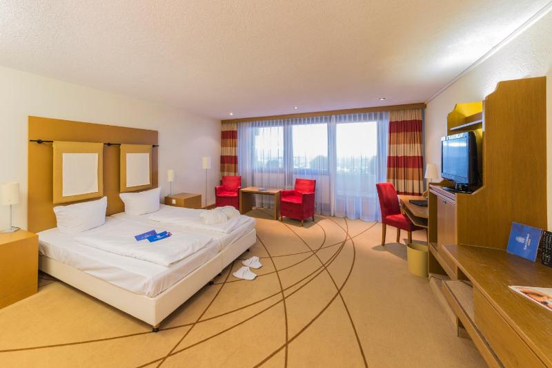 Double Room image 4