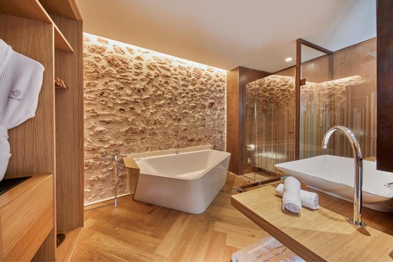 Premium Junior Suite image 2