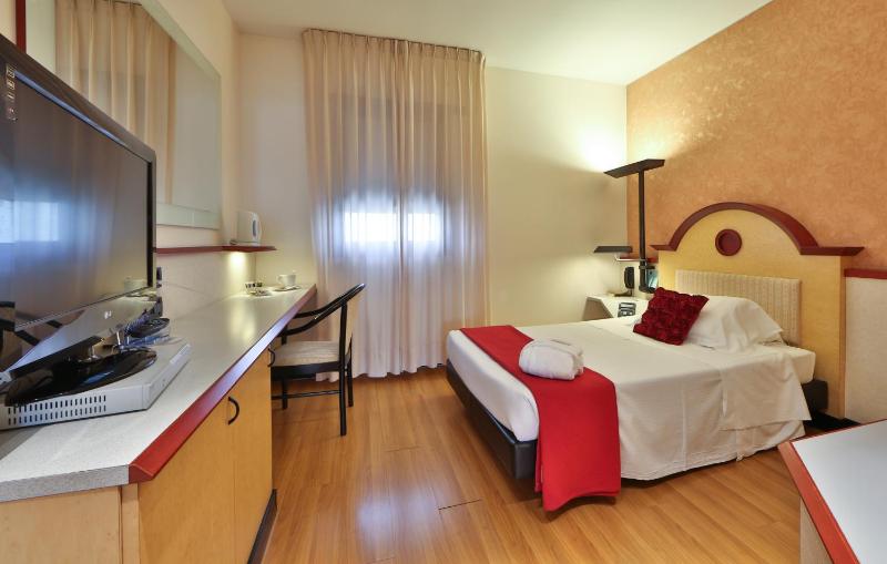 Superior Single Room image 3