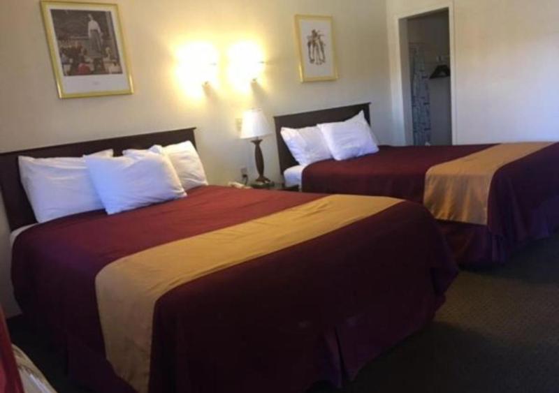 Queen Room with Two Queen Beds image 1