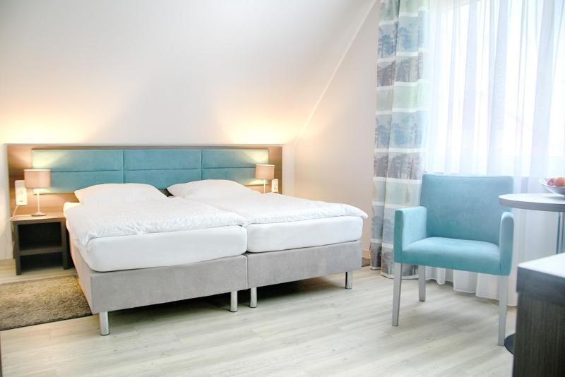 Deluxe Double Room (2 Adults + 1 Child) image 1