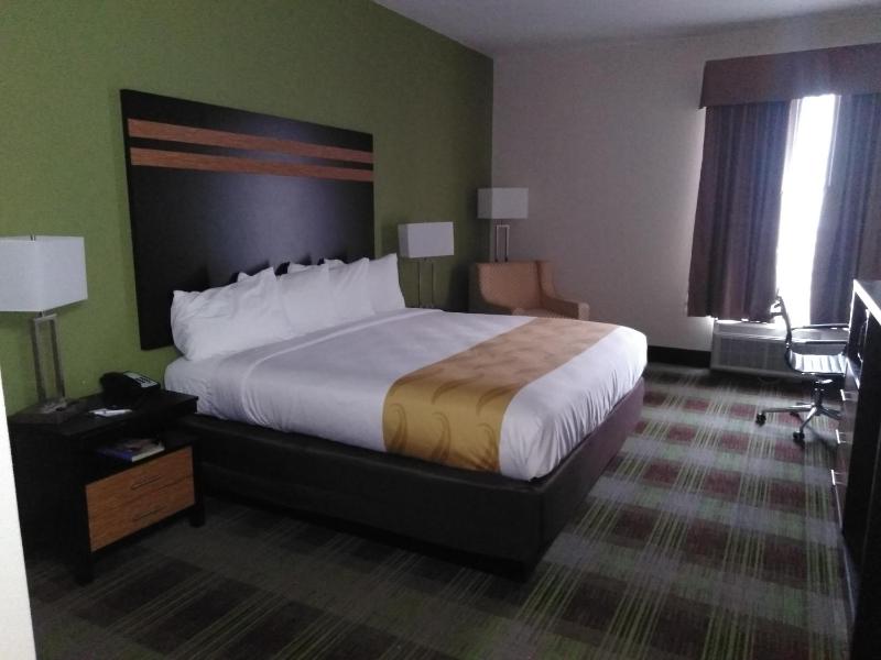 King Room - Non-Smoking image 2