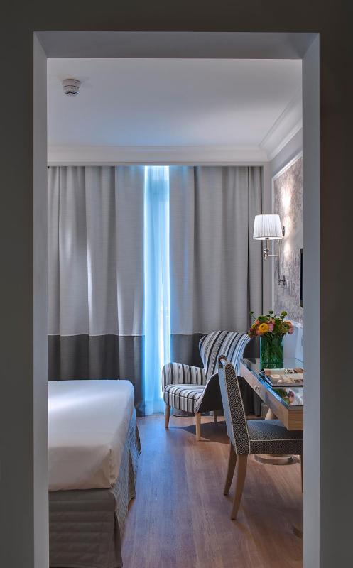 Classic Single Room with Balcony image 1