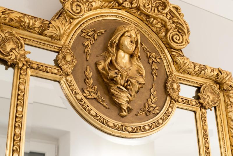 Central Square Heritage Hotel - image 12