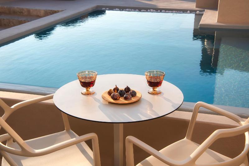 LITHOS Junior Suite with Private Pool - No View image 1