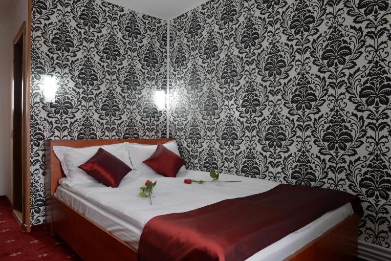 Double or Twin Room image 3