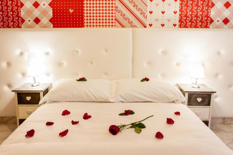 Double Room with Private Bathroom image 2