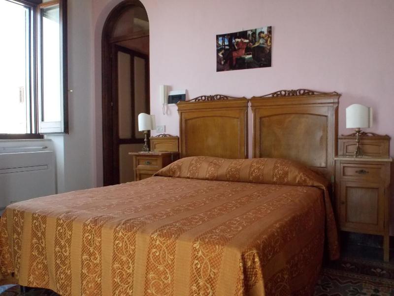 Superior Triple Room image 1