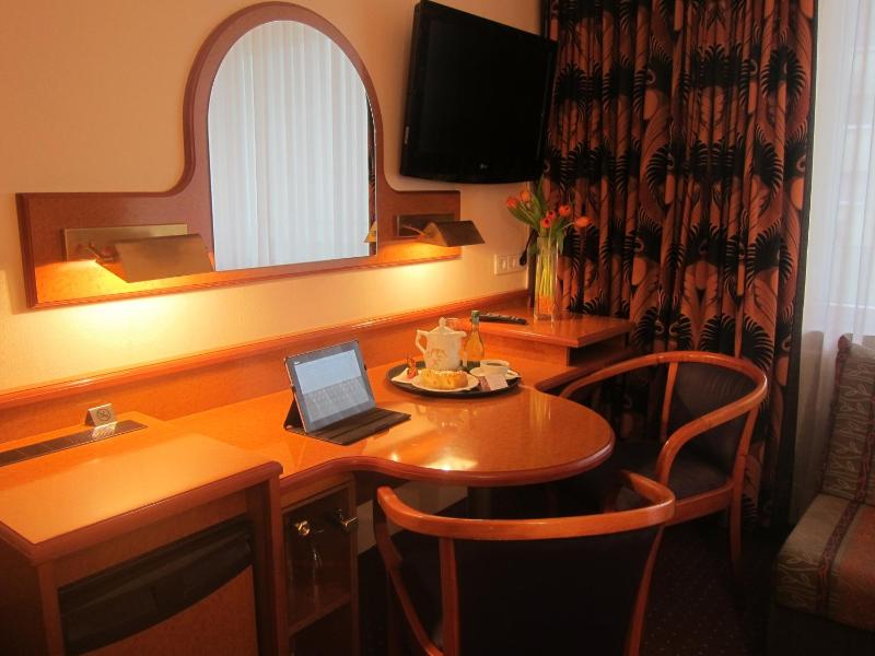 Single Room image 2