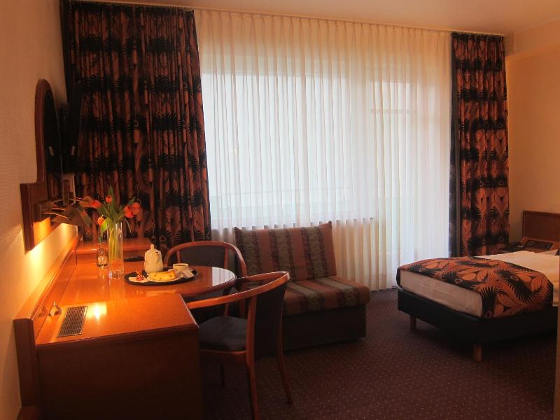 Single Room image 3