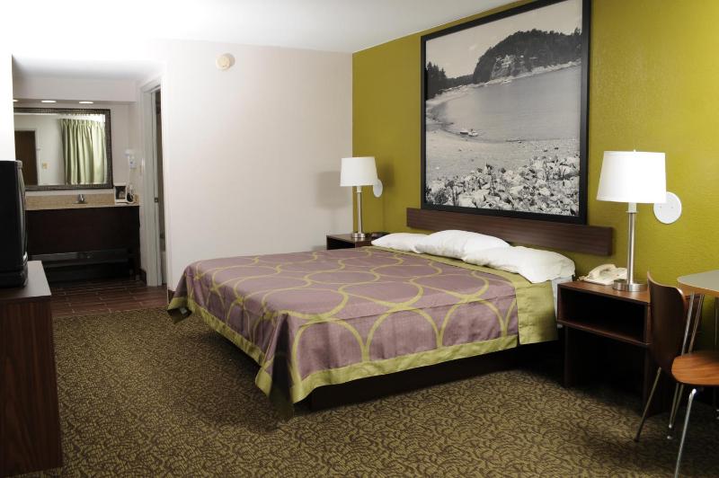 King Room - Mobility Access/Smoking image 4