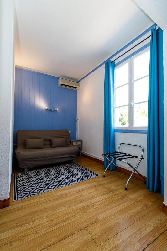 Triple Room (2 Adults + 1 Child) image 3