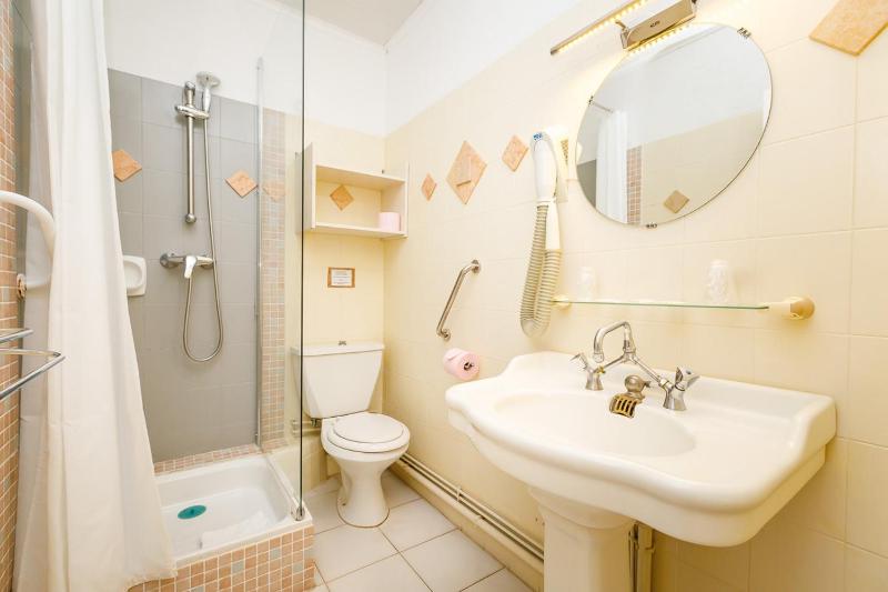 Double Room image 2