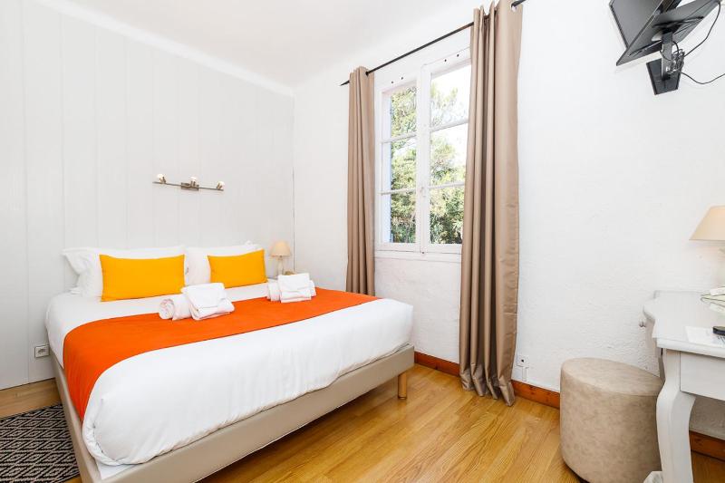 Double Room image 1